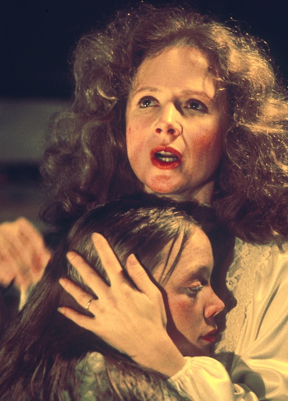 Margaret White, Carrie (Piper Laurie, 1976)