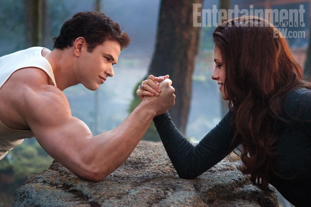 Breaking Dawn Part 2 - Bella and Emmett