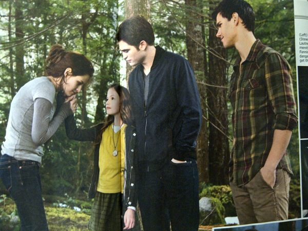 Breaking Dawn Part 2 - Renesmee (Kristen Stewart, Robert Pattinson, Taylor Lautner, Mackenzie Foy)