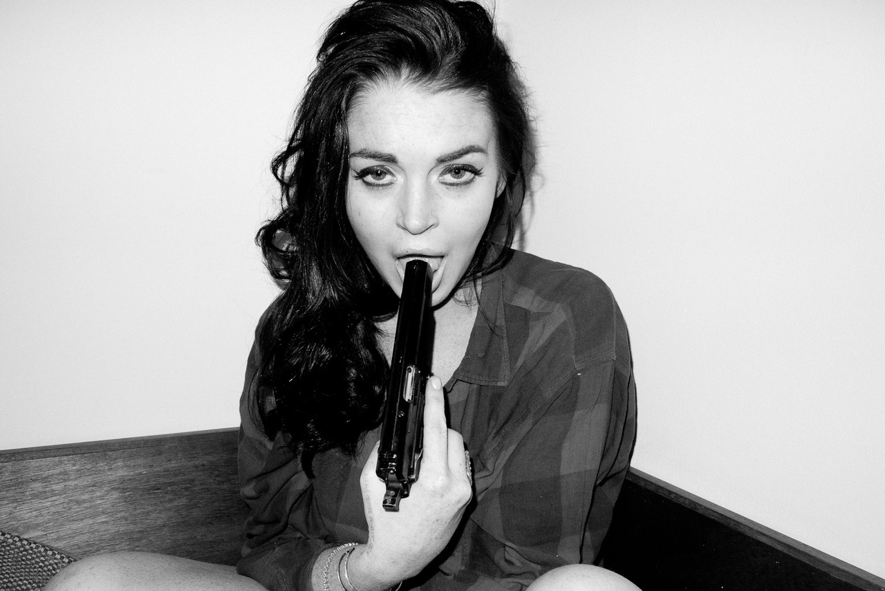 Lindsay Lohan - Terry Richardson - gun
