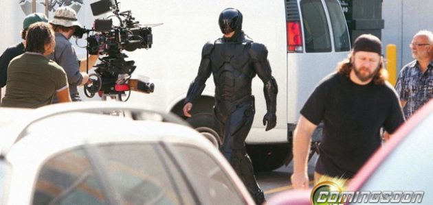 'Robocop' suitl: Does it look too much like the Bat suit?