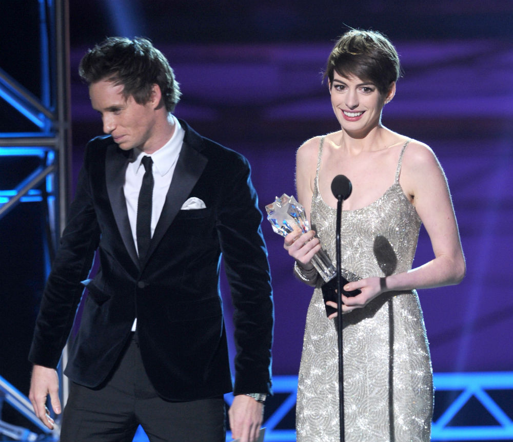 Critics Choice Awards Hathaway